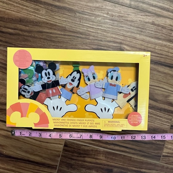 Disney Other - - - Disney Mickey and friends finger puppets new in box